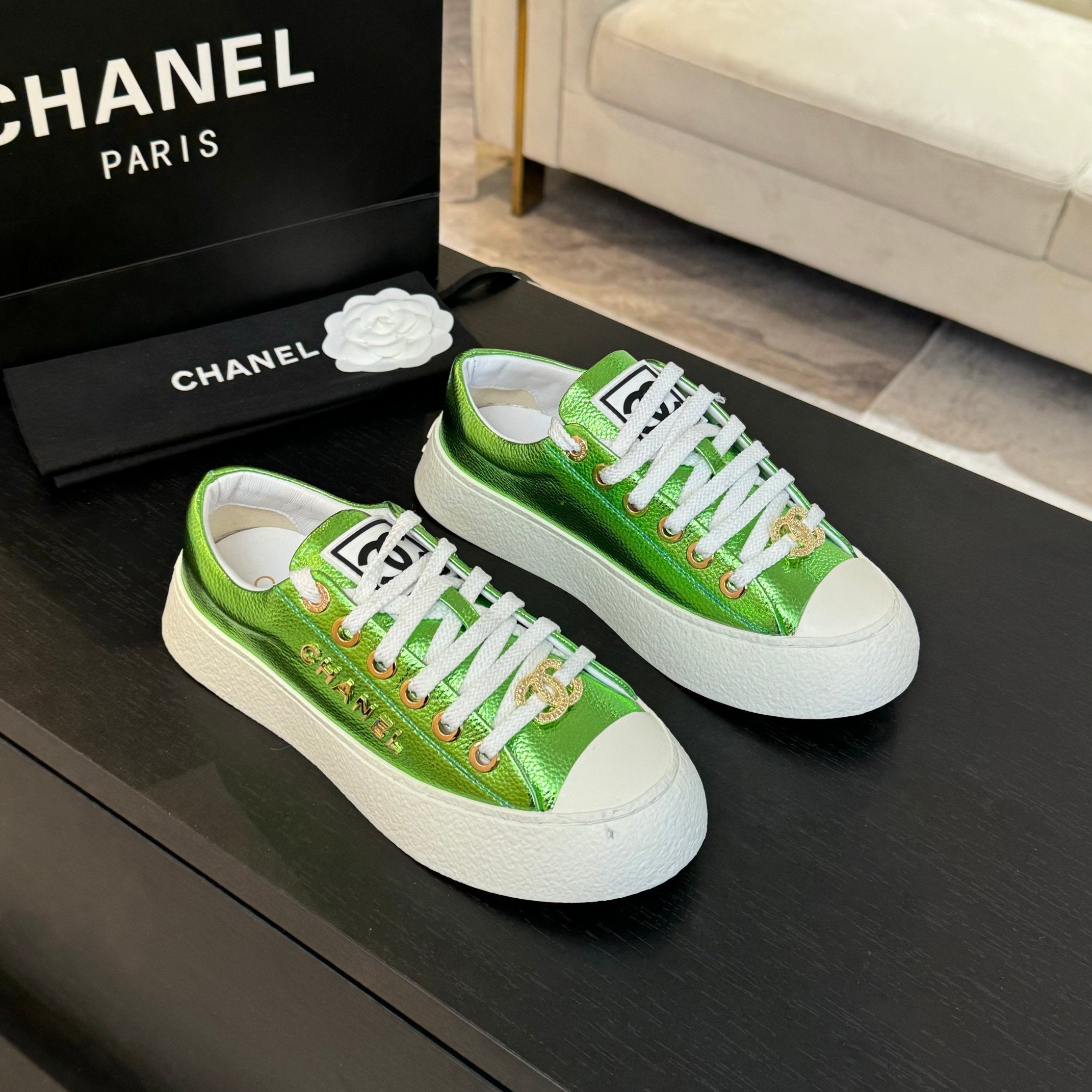 CHANEL BIG-HEAD COOKIE SHOES IN EMERALD GREEN LAMBSKIN